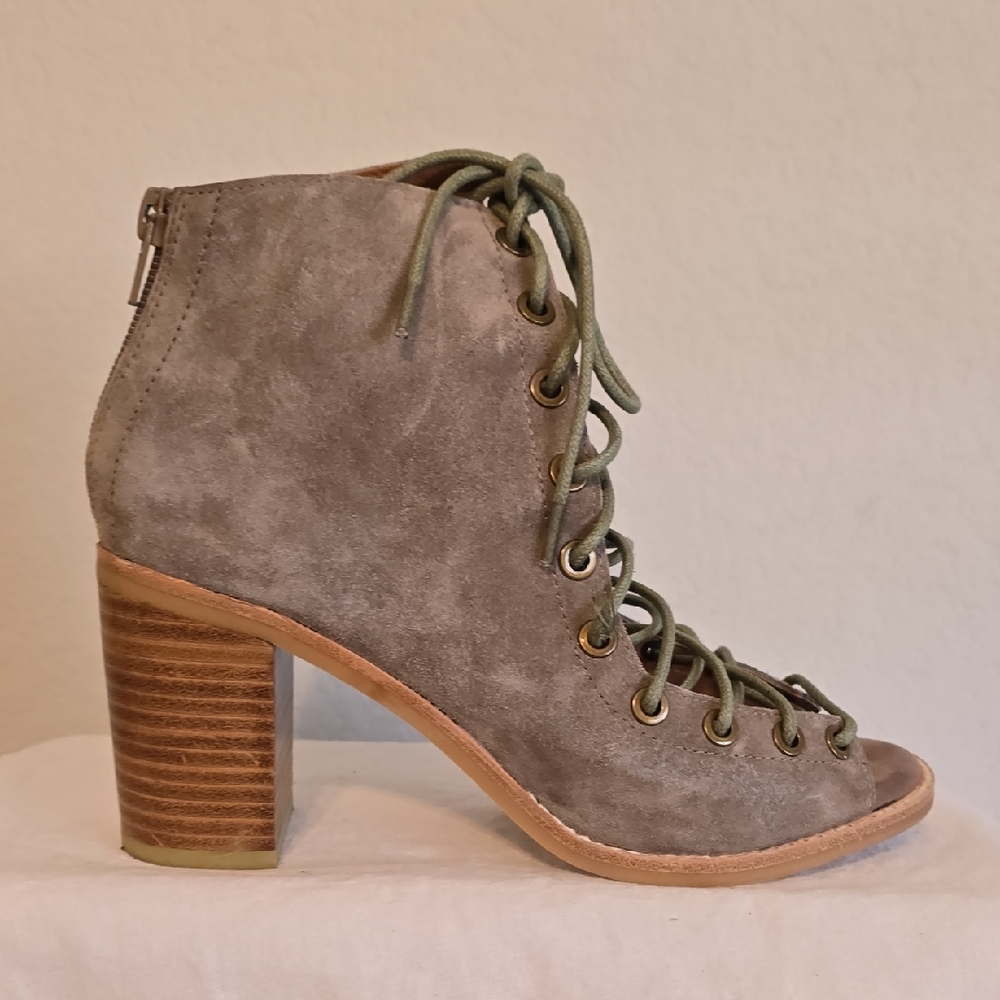 Jeffrey Campbell "Cors" Taupe Lace-Up Suede Booties. Size 7.5M Gently Worn - Picture 10 of 15